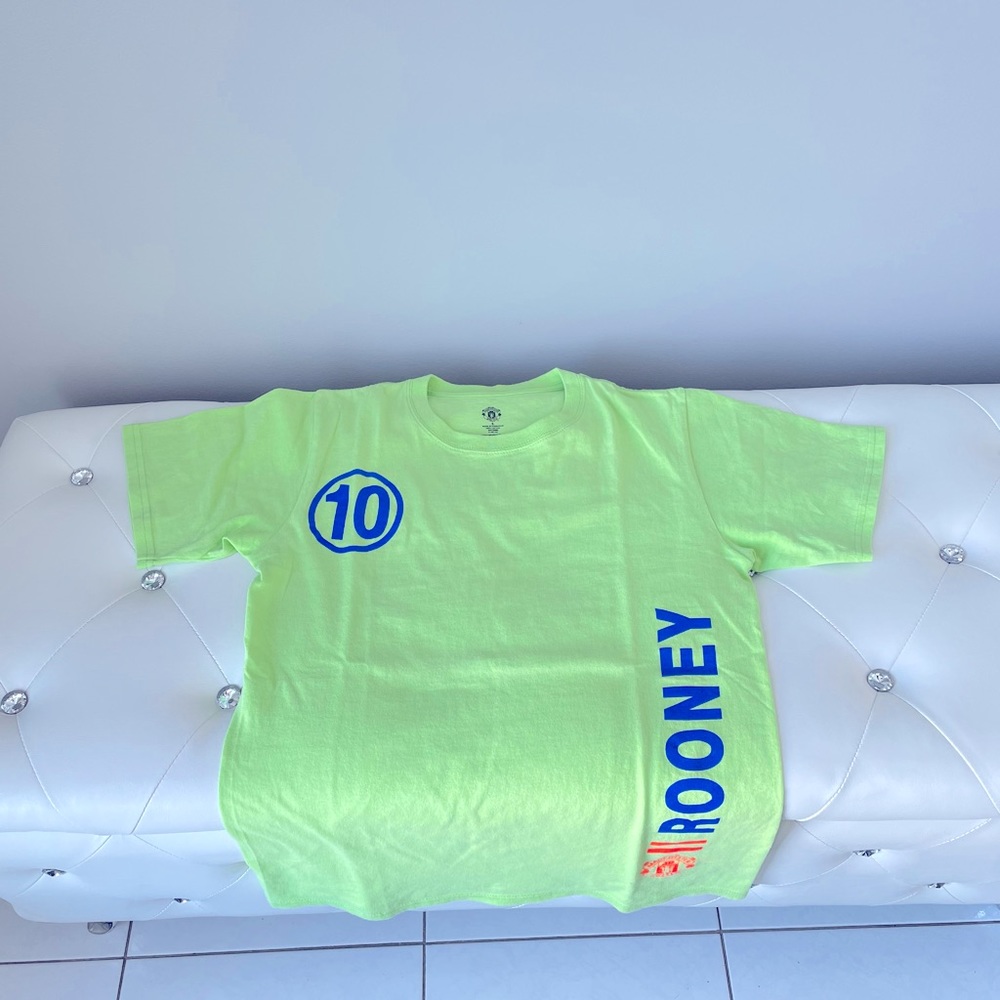 🏴󠁧󠁢󠁥󠁮󠁧󠁿Manchester United — Wayne Rooney neon t shirt